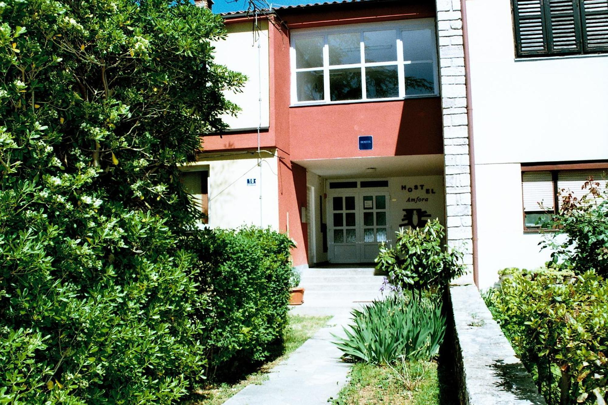 פאז'אנה Hostel Amfora מראה חיצוני תמונה