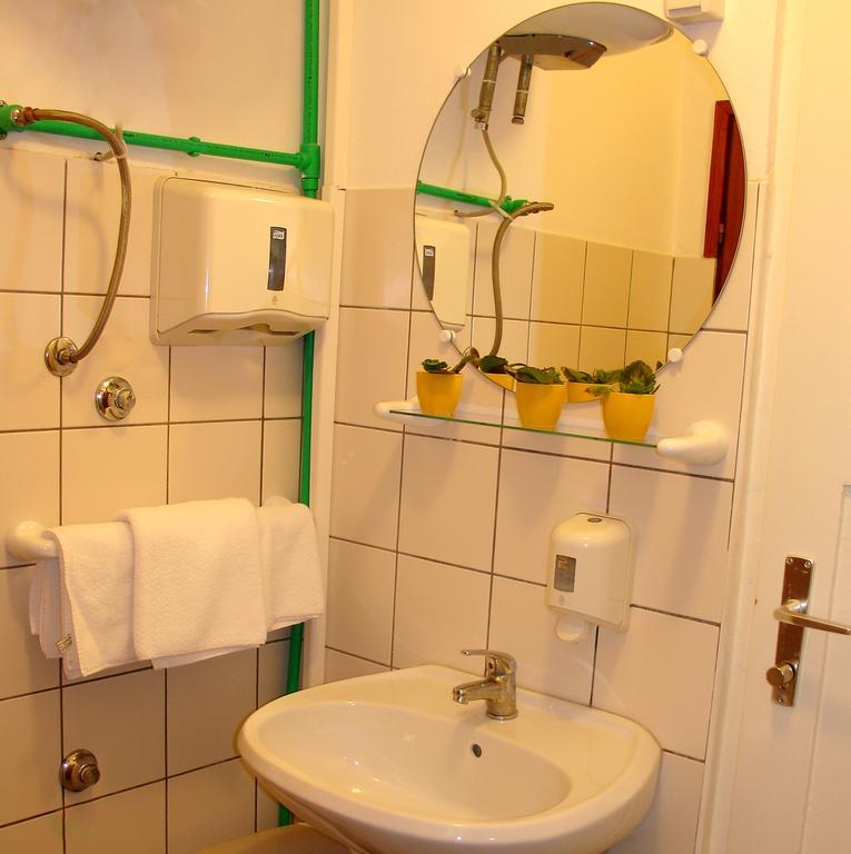 פאז'אנה Hostel Amfora חדר תמונה